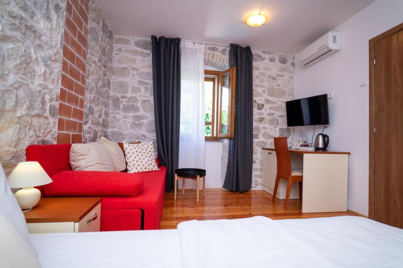 Stone House Marino *